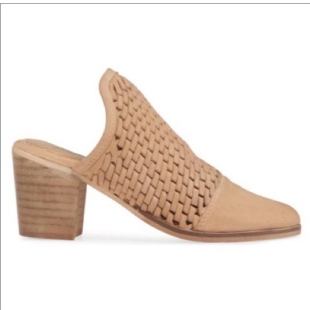 NIB Rebels footwear Brand soft suede leather Drew Natural 6 mule slide ($139)